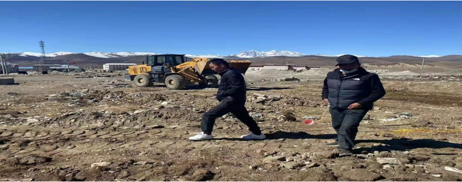 清理建筑垃圾  創建優美環境